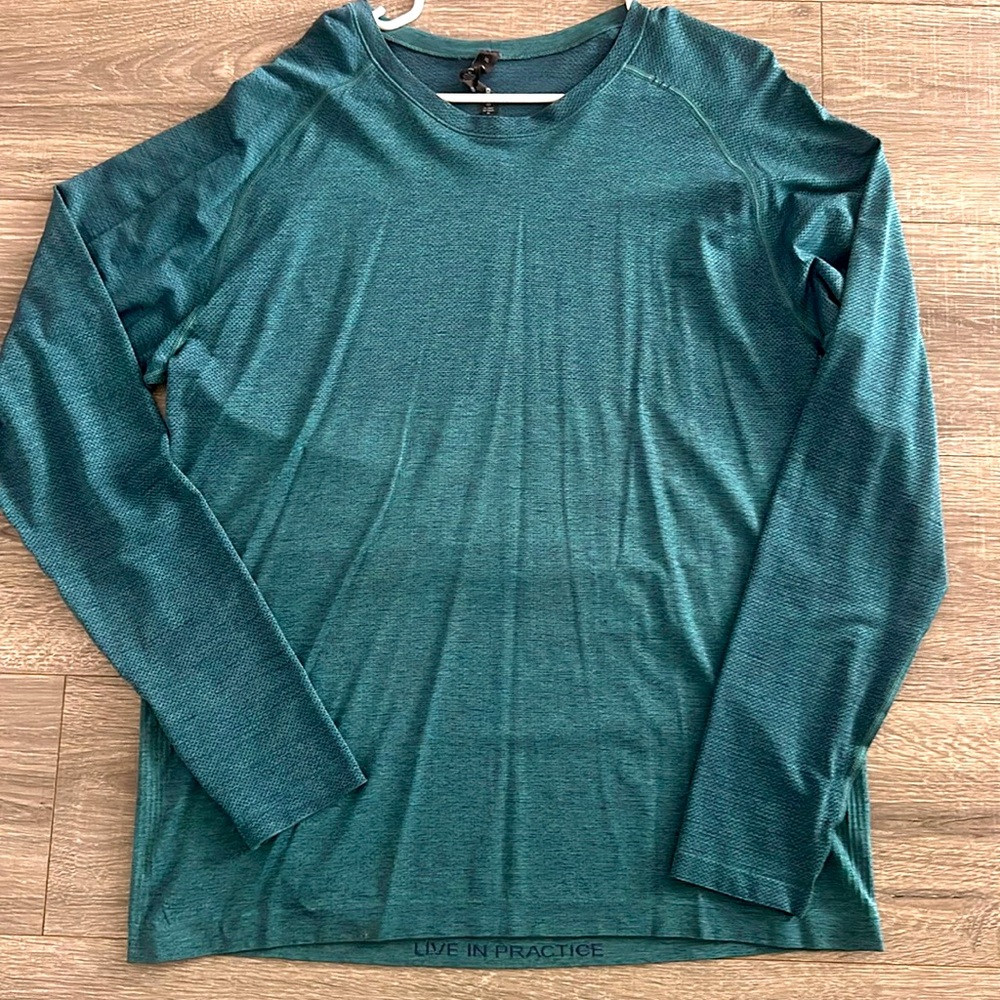Lululemon Metal Vent Tech LS size XL